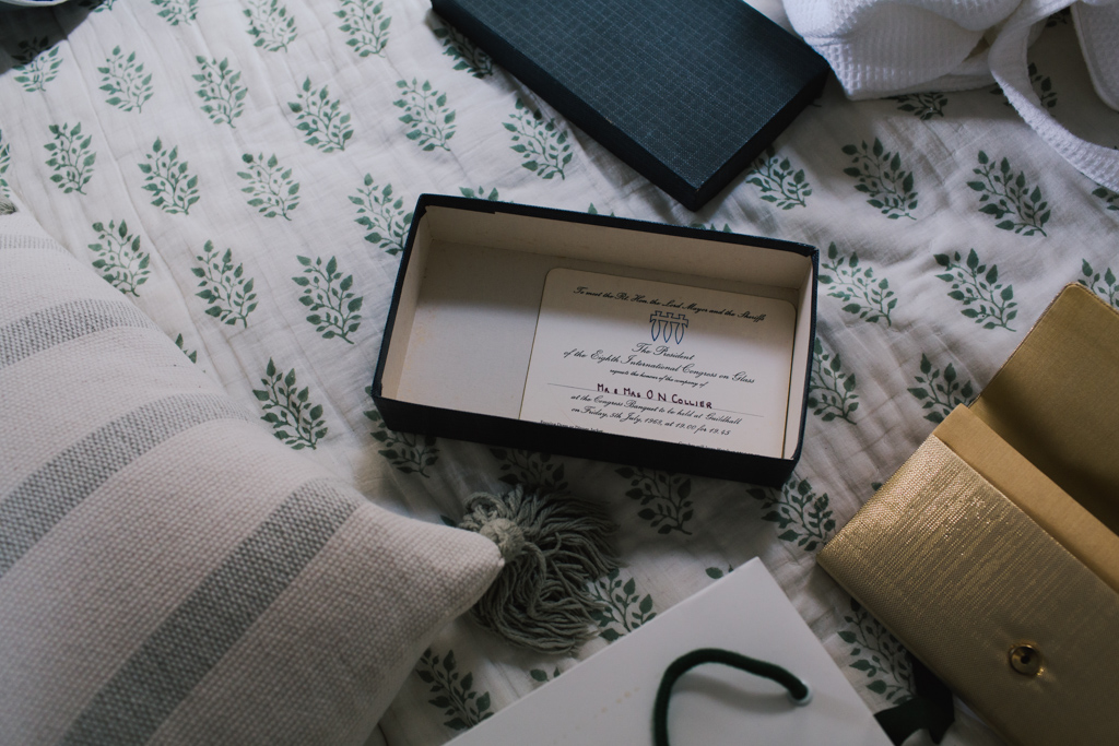 Brides family heirloom clutch bag | Lisa Jane Photography | Modern London Wedding Photography