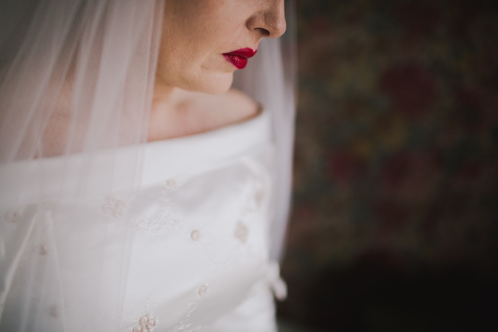 Bride with red lipstick | Lisa Jane Photography | Alternative London Wedding Photography