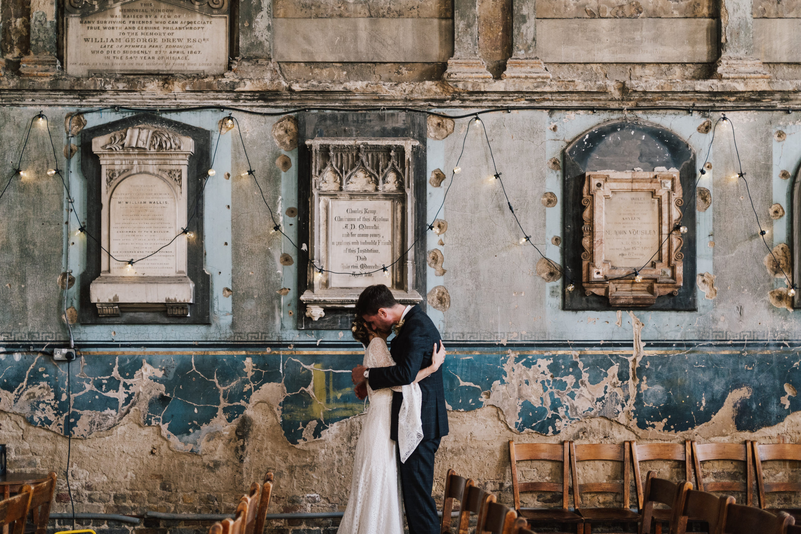 asylum chapel wedding photography by Lisa Jane Photography